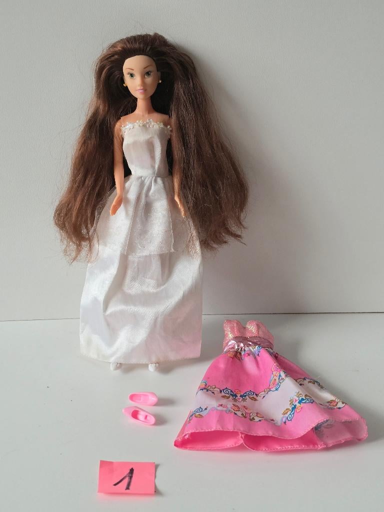 Simba Toys met kleertjes, Kinderen en Baby's, Speelgoed | Poppen, Ophalen of Verzenden, Zo goed als nieuw, Barbie