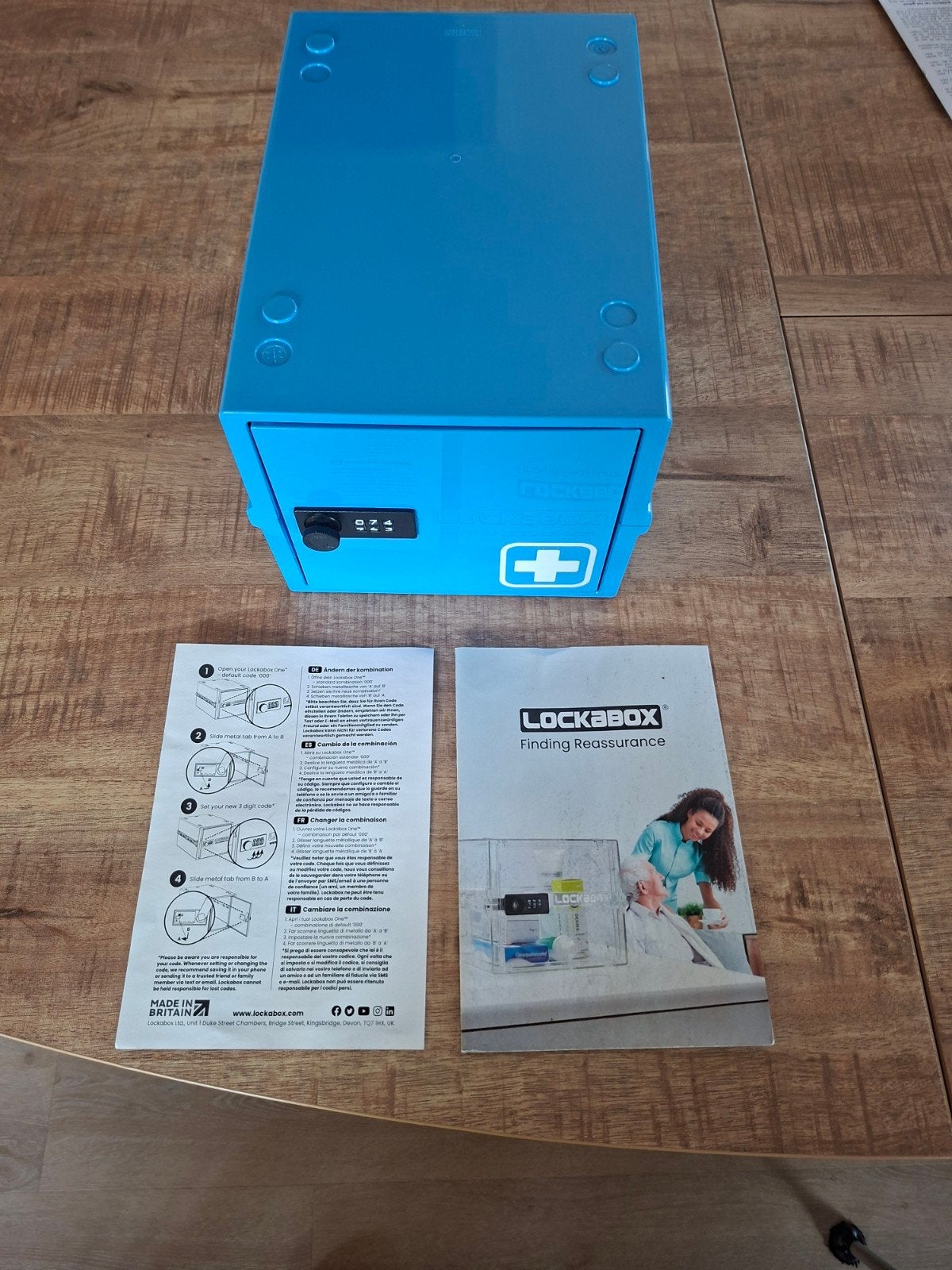 VELUX verduisterend rolgordijn M06(61x94 cm)en  medicijnbox, Doe-het-zelf en Verbouw, Rolluiken, Minder dan 100 cm, Nieuw, Ophalen of Verzenden