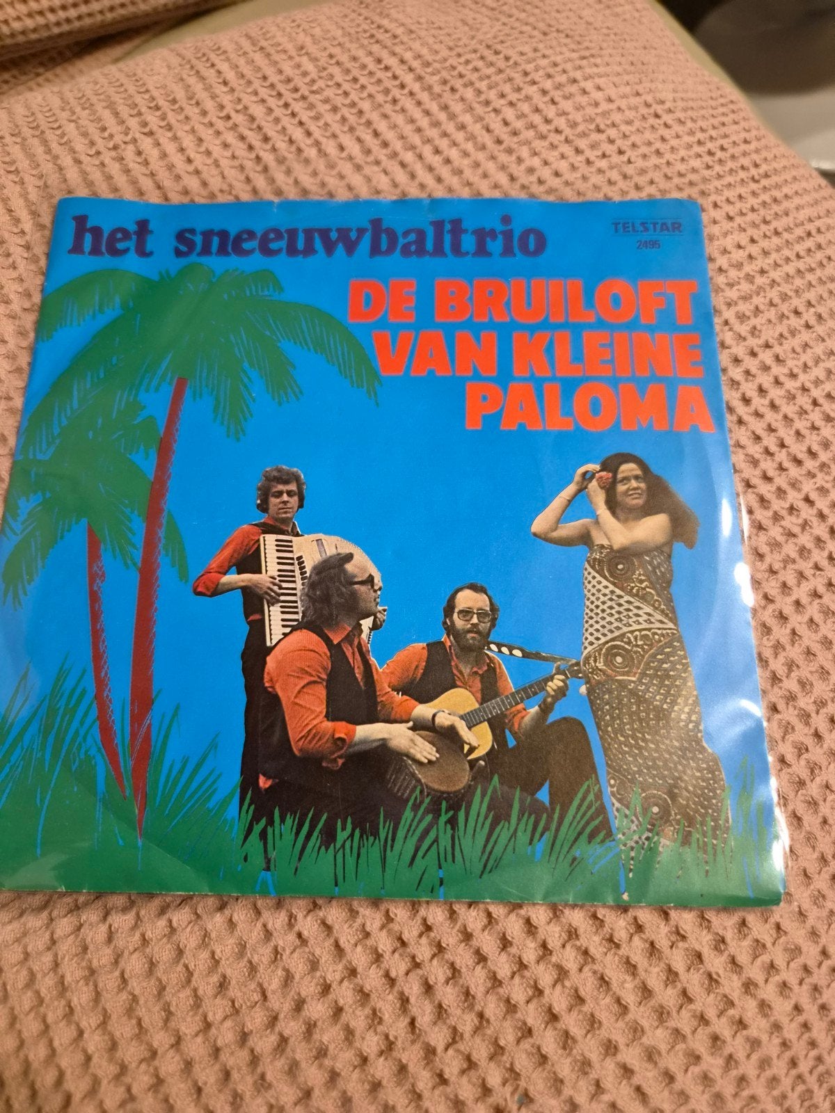 Het Sneeuwbaltrio De bruiloft van kleine paloma Telstar 2495, Ophalen of Verzenden, Gebruikt, Nederlandstalig