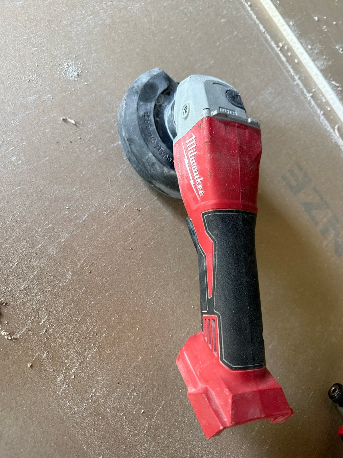 Milwaukee haakse slijper M18 FUEL met 4.0 accu, Ophalen of Verzenden, Gebruikt, Haakse handslijpmachine