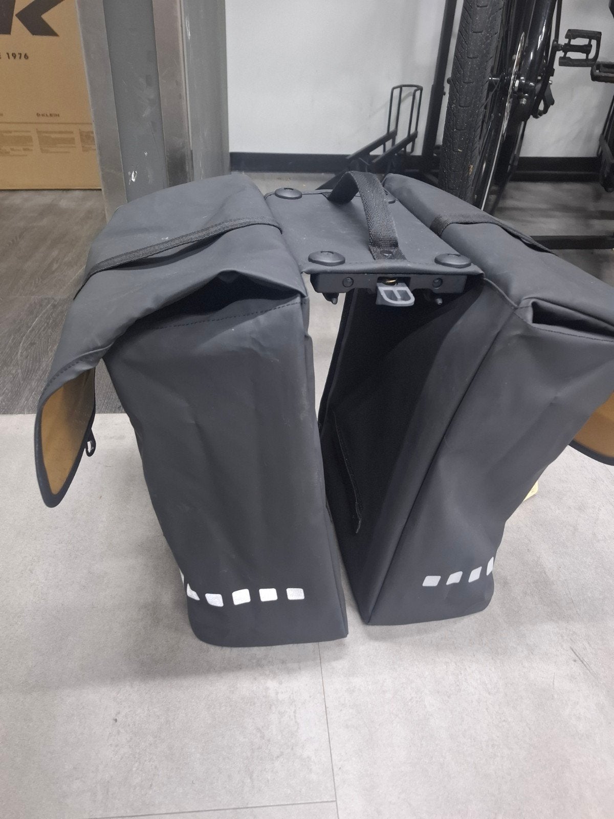 Newlooxs Odense Dubbele Fietstas 39L - Zwart, Ophalen of Verzenden, Nieuw, Newlooxs