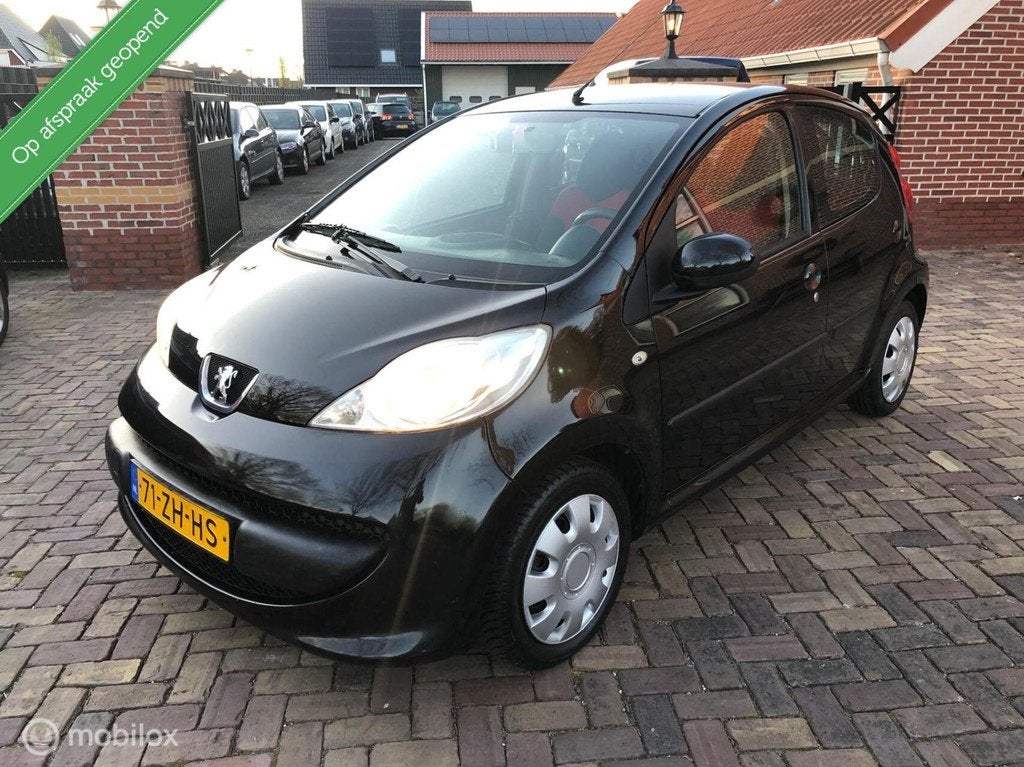 Peugeot 107 1.0-12V XS 5-deurs Airco Nw APK, Voorwielaandrijving, Elektrische ramen, Gebruikt, 4 stoelen