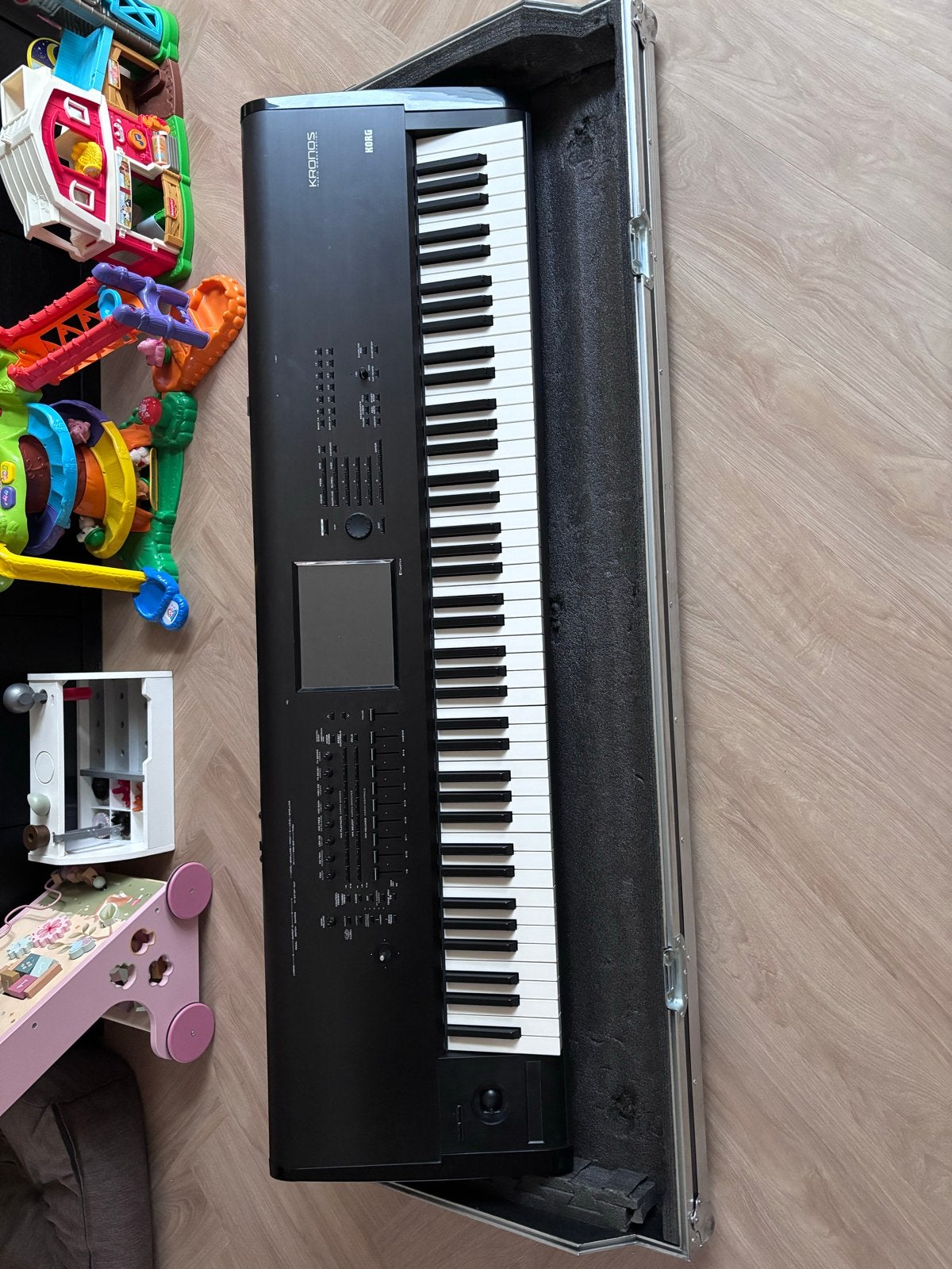 Korg Kronos 88 gewogen toetsen + flightcase, Muziek en Instrumenten, Ophalen, 88 toetsen, Korg, Zo goed als nieuw