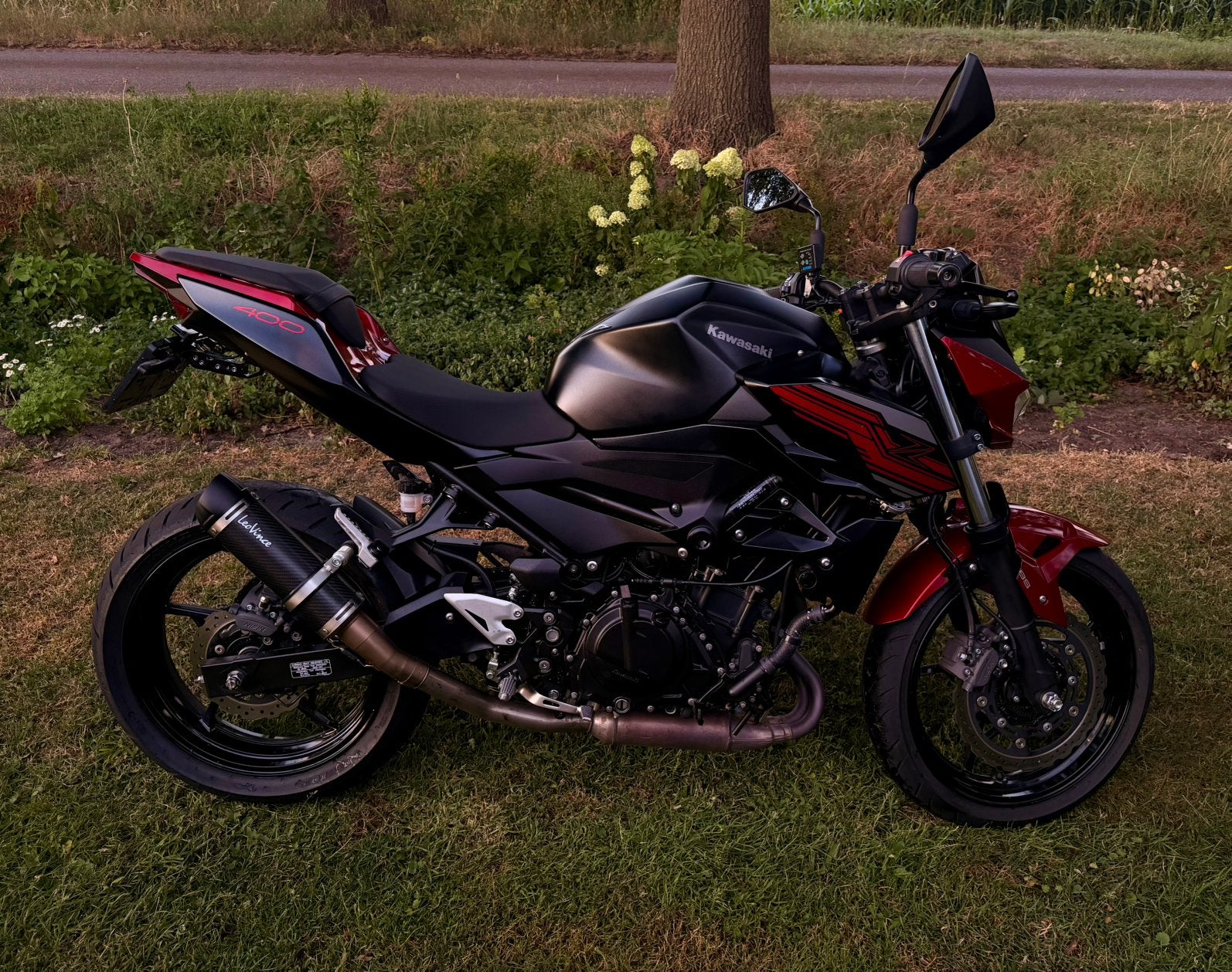 Kawasaki Z400 Mat-zwart / Rood, Motoren, Motoren | Kawasaki, Particulier, Naked bike, meer dan 35 kW, 2 cilinders, Minimaal motorrijbewijs A2