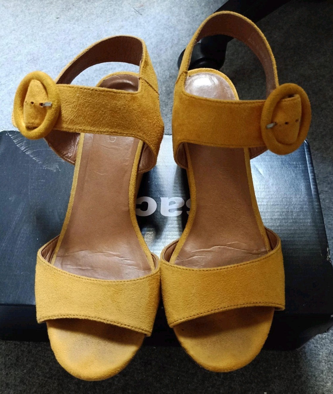 Gele suède sleehakken, 37, Zalando, sleehak, sandaal, zgan, Kleding | Dames, Schoenen, Zo goed als nieuw, Geel, Zalando, Sandalen of Muiltjes