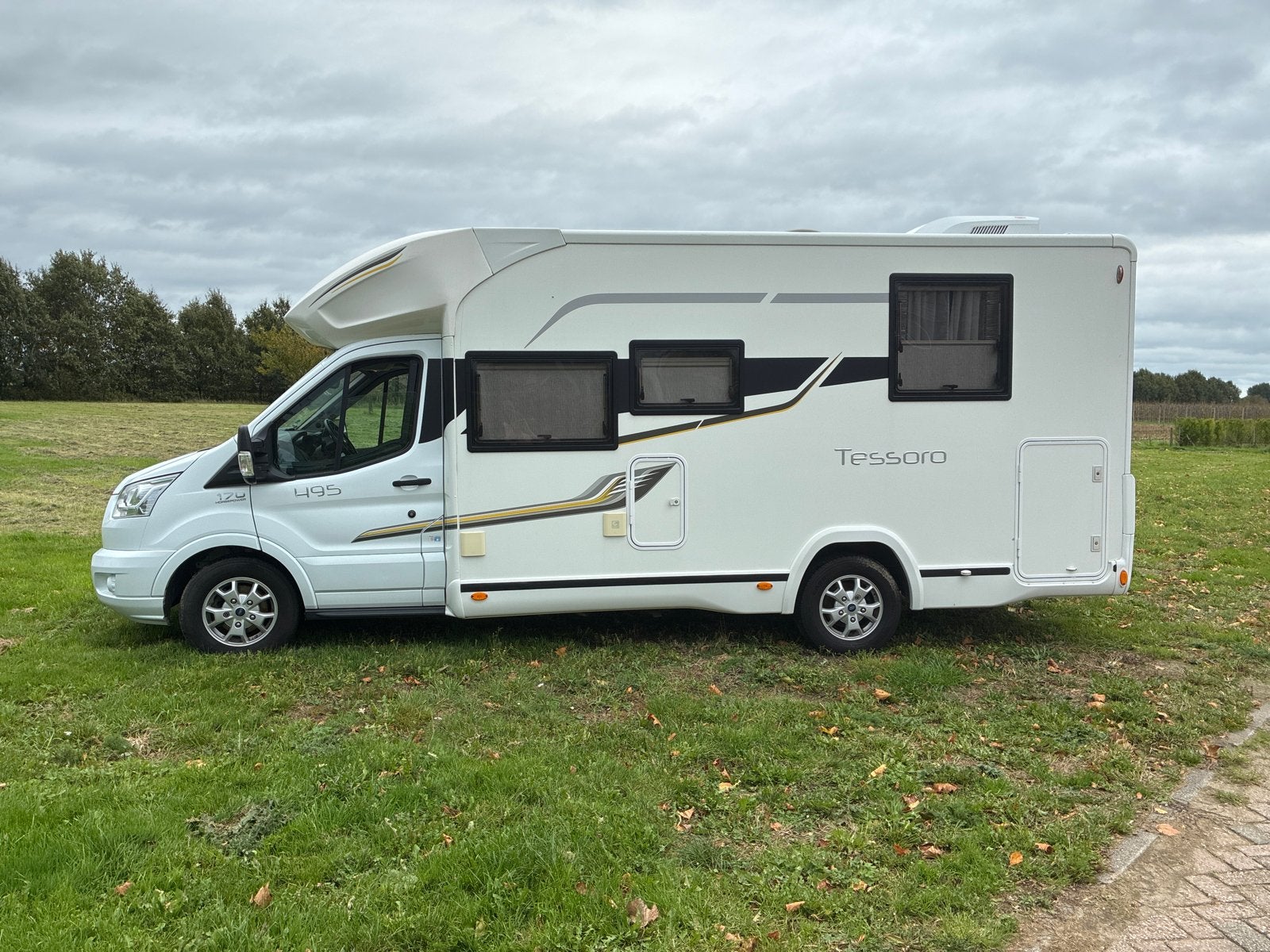 5 persoons Benimar Tessoro 495 met nieuwe airco en LPG-tank, Chemisch toilet, Ford, 6 tot 7 meter, Particulier
