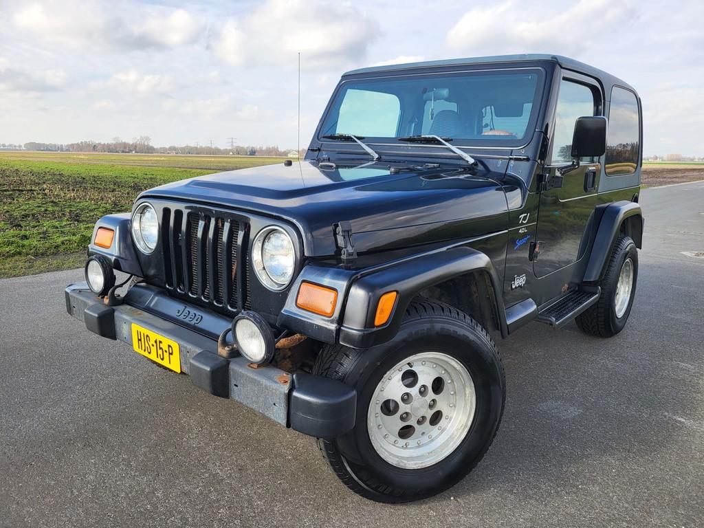 Jeep Wrangler 4.0i Hardtop Laredo 6 cilinder 1998 benzine, Auto's, Euro 2, 450 kg, Gebruikt, 907 kg