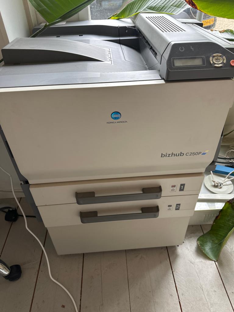 Defecte Konica Minolta Bizhub C250P printer - Gratis af te h, Computers en Software, Printers, Ophalen, Zo goed als nieuw, Overige technieken