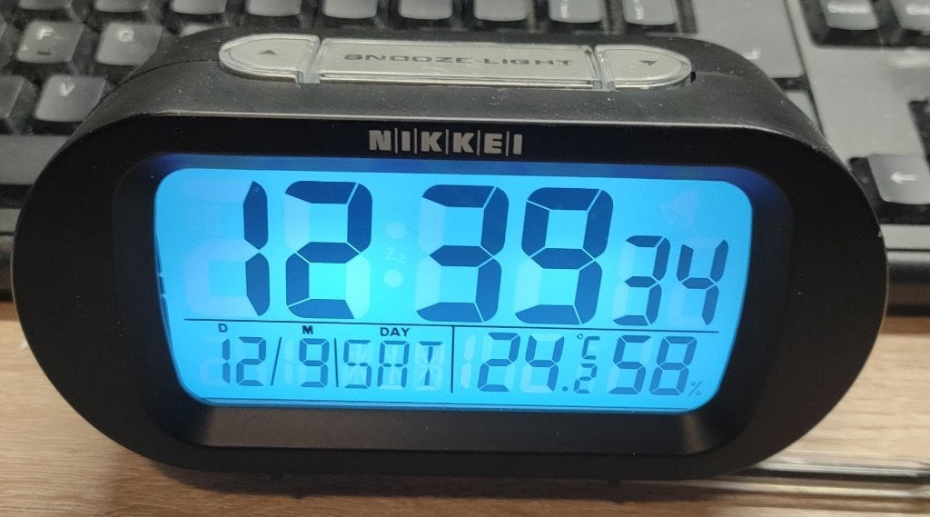 Nikkei Digitale Wekker met Snooze en Temperatuurweergave, Ophalen of Verzenden, Zo goed als nieuw, Digitaal