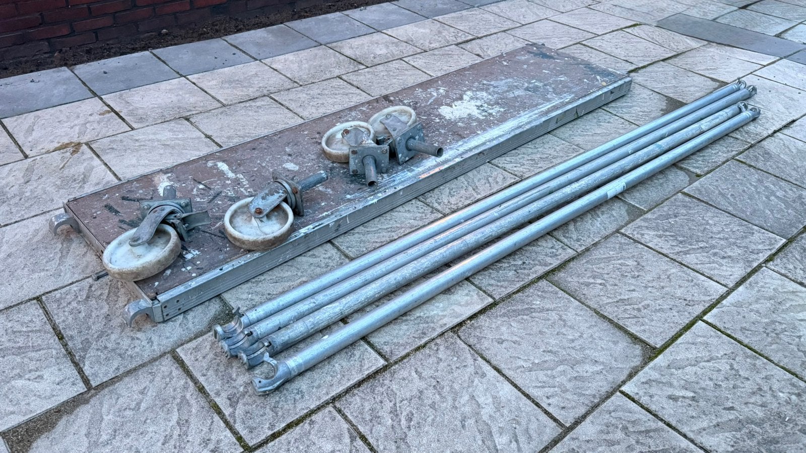 Steigeronderdelen plateau wielen buizen schoren 250 cm, Doe-het-zelf en Verbouw, Ophalen, Gebruikt, Rolsteiger of Kamersteiger