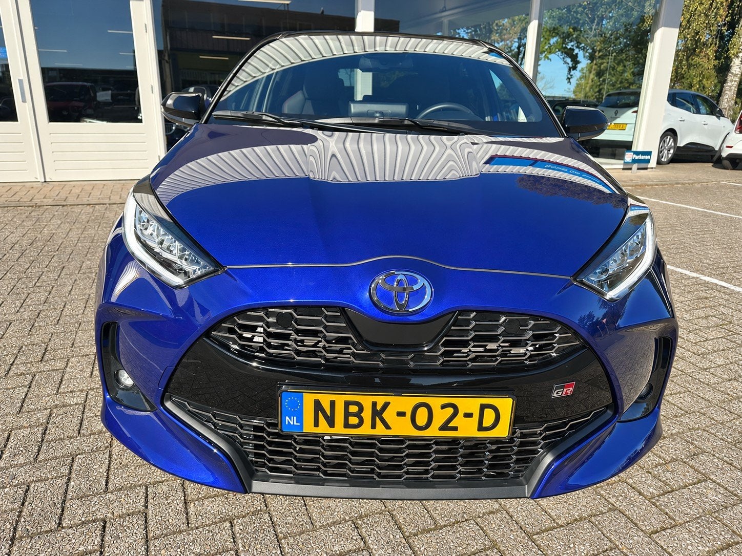 Toyota Yaris 1.5 Hybrid 130 GR SPORT | LED | Adapt. Cruise |, Auto's, 450 kg, Gebruikt, Blauw, 450 kg
