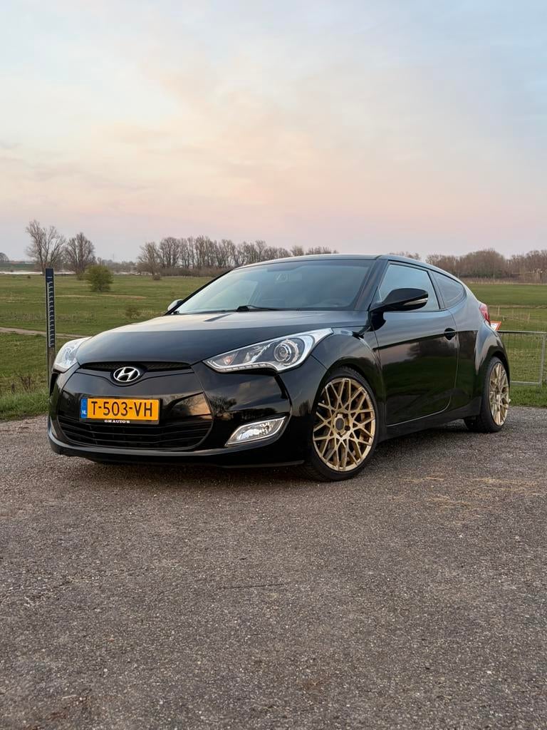 Hyundai Veloster 1.6 GDI AUT 2012 Zwart, 1195 kg, 4 cilinders, 4 stoelen, Leder en Stof