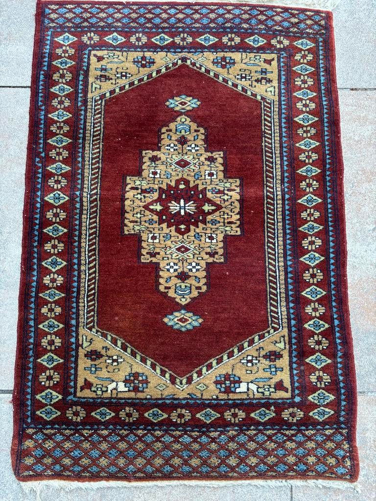 Vintage Oosters Tapijt - Handgeknoopt (95x63 cm), Gebruikt, Rechthoekig, Rood, 50 tot 100 cm