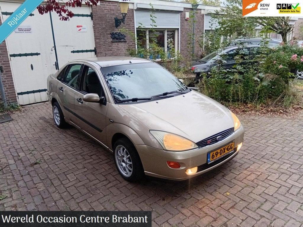 Ford Focus 1.8-16V Ghia apk 04 2027 1.8 16v, Auto's, Ford, Gebruikt, 4 cilinders, Startonderbreker, Beige