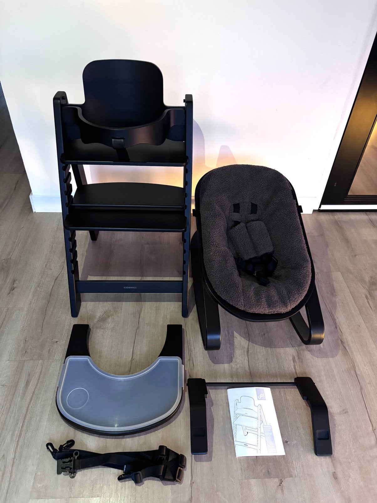 Kidsmill kinderstoel zwart incl newborn/babyset/wipstoel, Ophalen, Gebruikt, Meegroeistoel