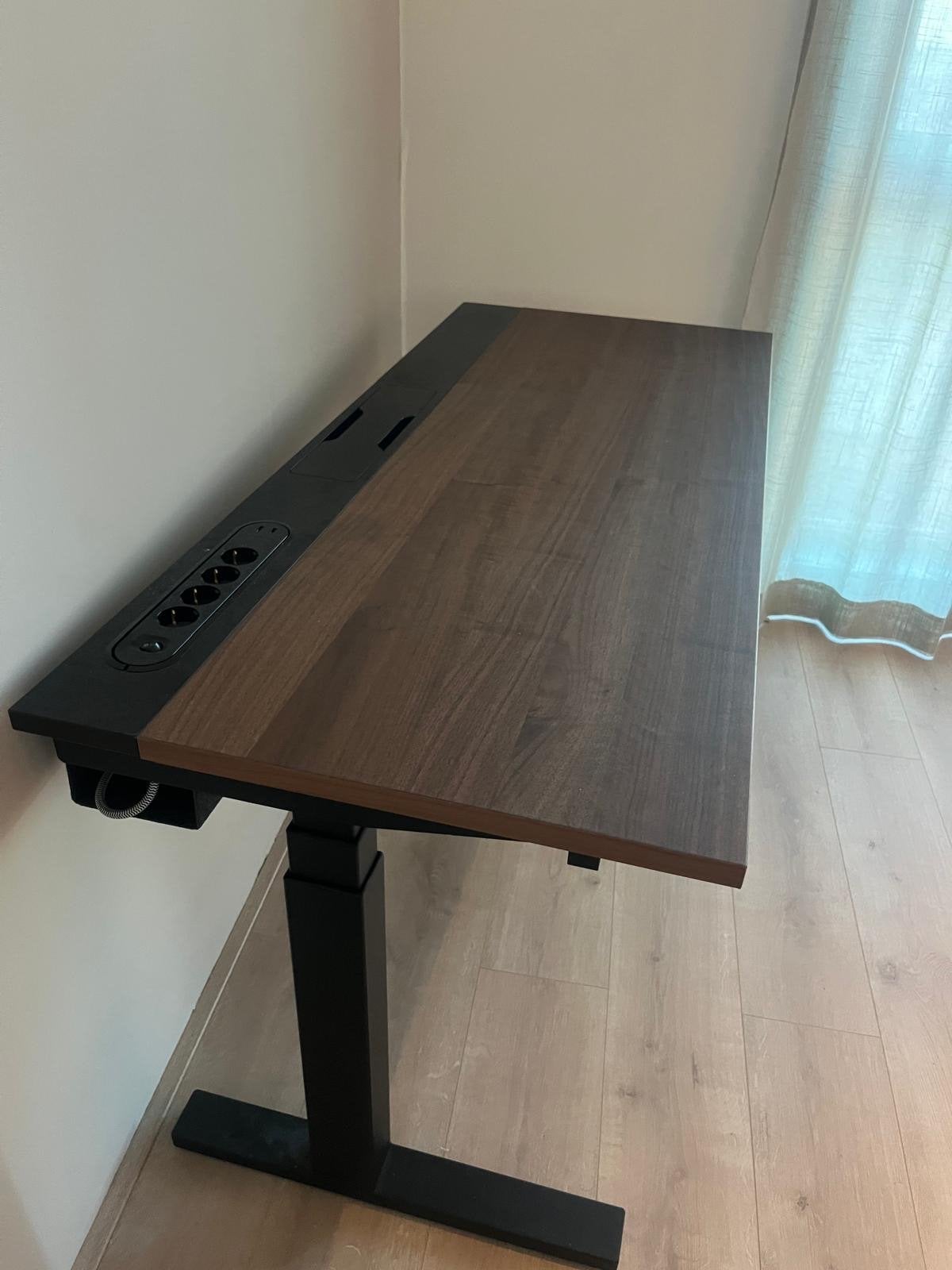 Ikea elektrisch verstelbaar zit-sta bureau, Huis en Inrichting, Bureaus, Ophalen, Zit-sta bureau, Elektrisch, Hout