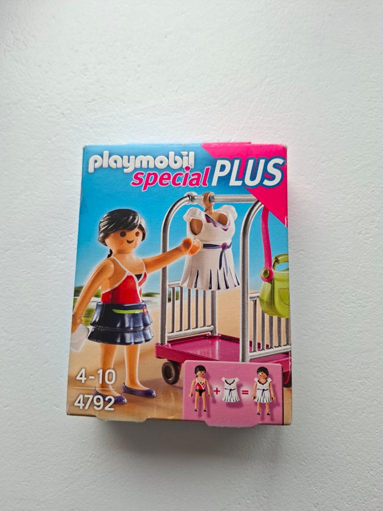 Playmobil Special Plus 4792 - Meisje met kledingrek, Kinderen en Baby's, Ophalen of Verzenden, Zo goed als nieuw