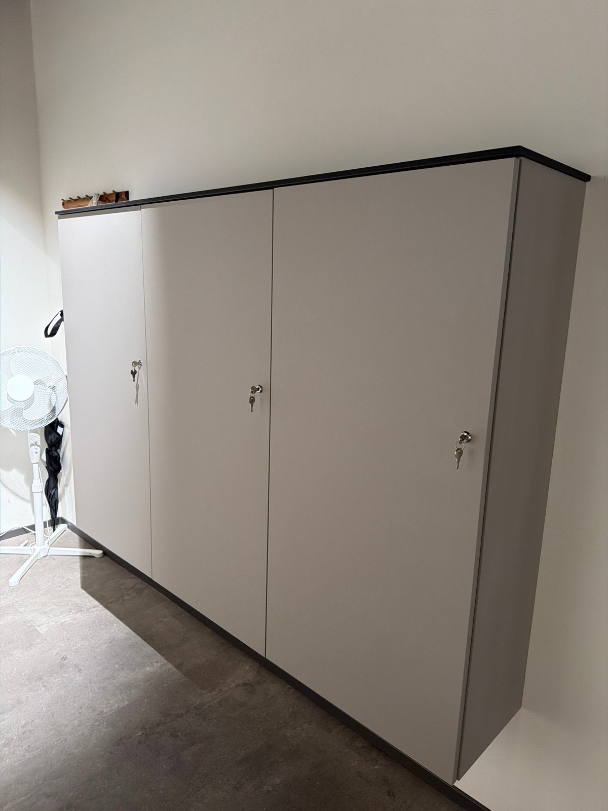 KVIK Archiefkasten met slot - 3 x 60 x 130 x 34 - beige, 200 cm of meer, Meerdere deuren, Zo goed als nieuw, Arizona Beige