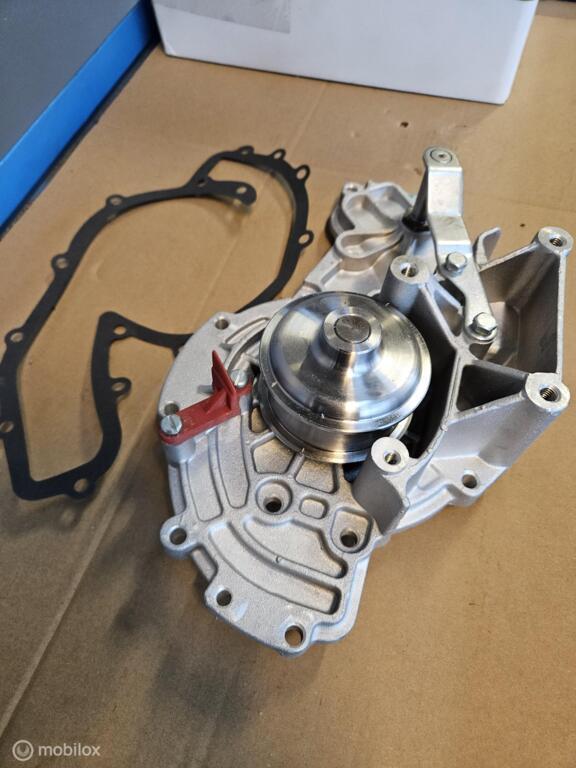 Waterpomp Porsche 928 S4 /GT/ GTS, Porsche, Nieuw, Ophalen of Verzenden, Porsche