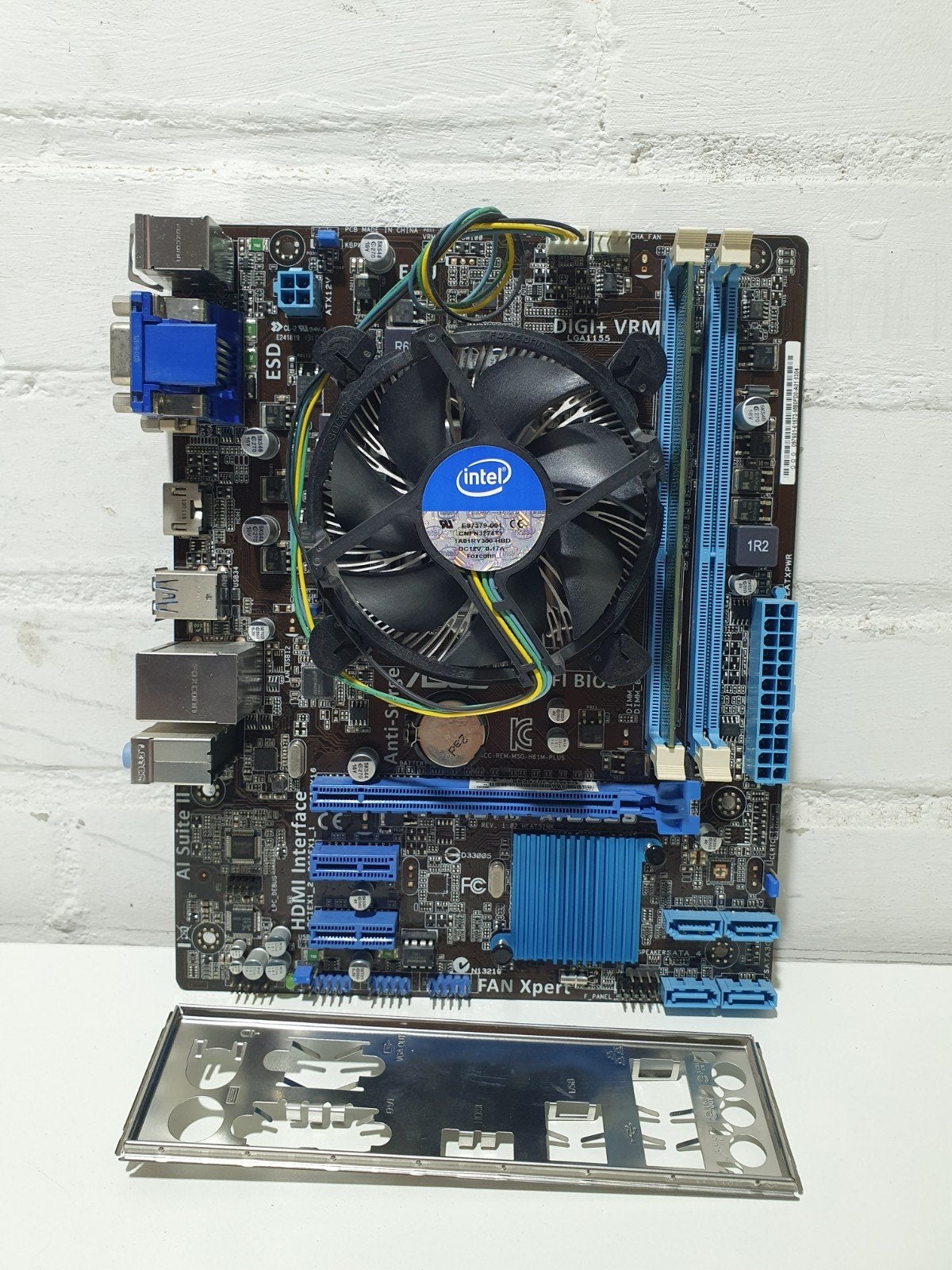 Asus H61M-A/USB3 + i3-3220 + 4GB DDR3 RAM LGA1155, ., DDR3, Ophalen of Verzenden, Zo goed als nieuw