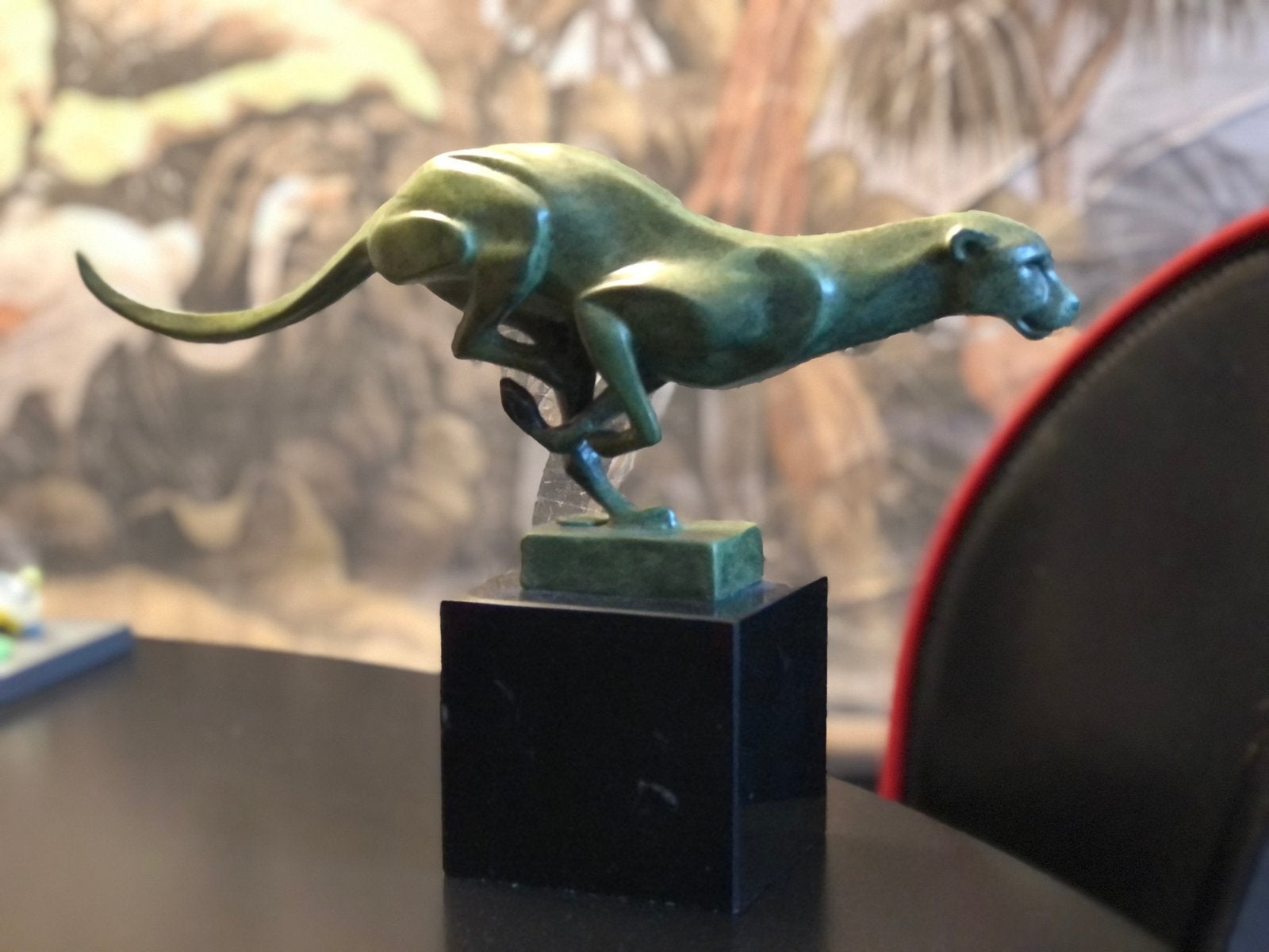 Bronzen Jachtluipaard Beeld op Marmeren Sokkel, Ophalen of Verzenden, 20 - 50 cm, Beeld, Klassiek