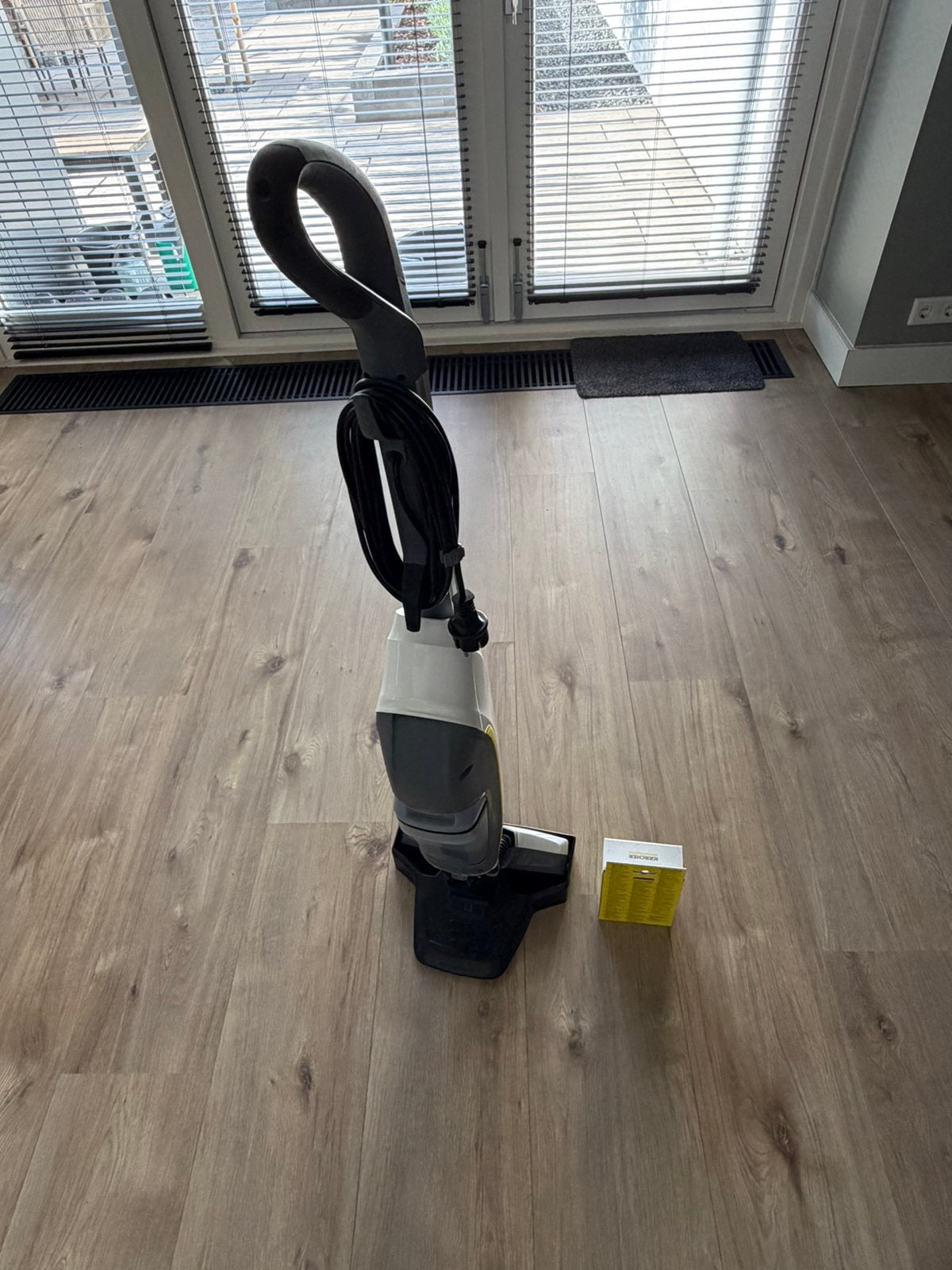 Kärcher dweilmachine, Doe-het-zelf en Verbouw, Reinigingsmachines, Ophalen, Gebruikt, Overige typen
