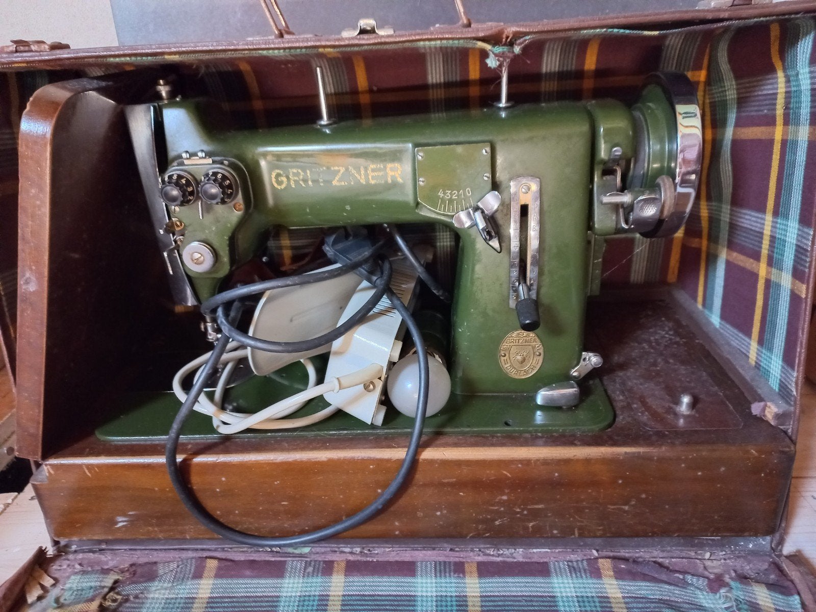 Oude Gritzner naaimachine in koffer - ongetest, Ophalen