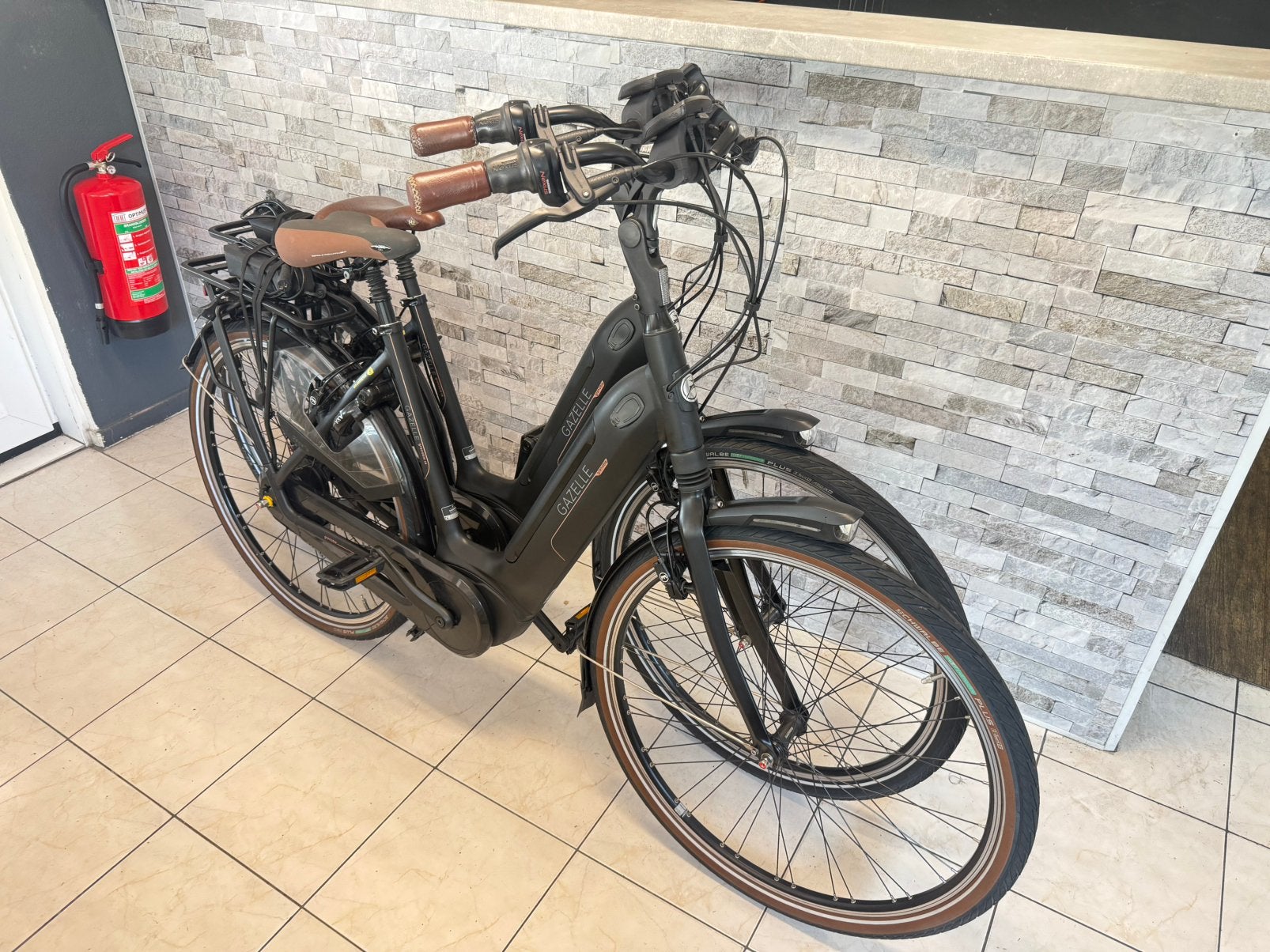 NIEUWSTAAT Gazelle Grenoble TOTAAL 2800-3200km. 500wh. Accus