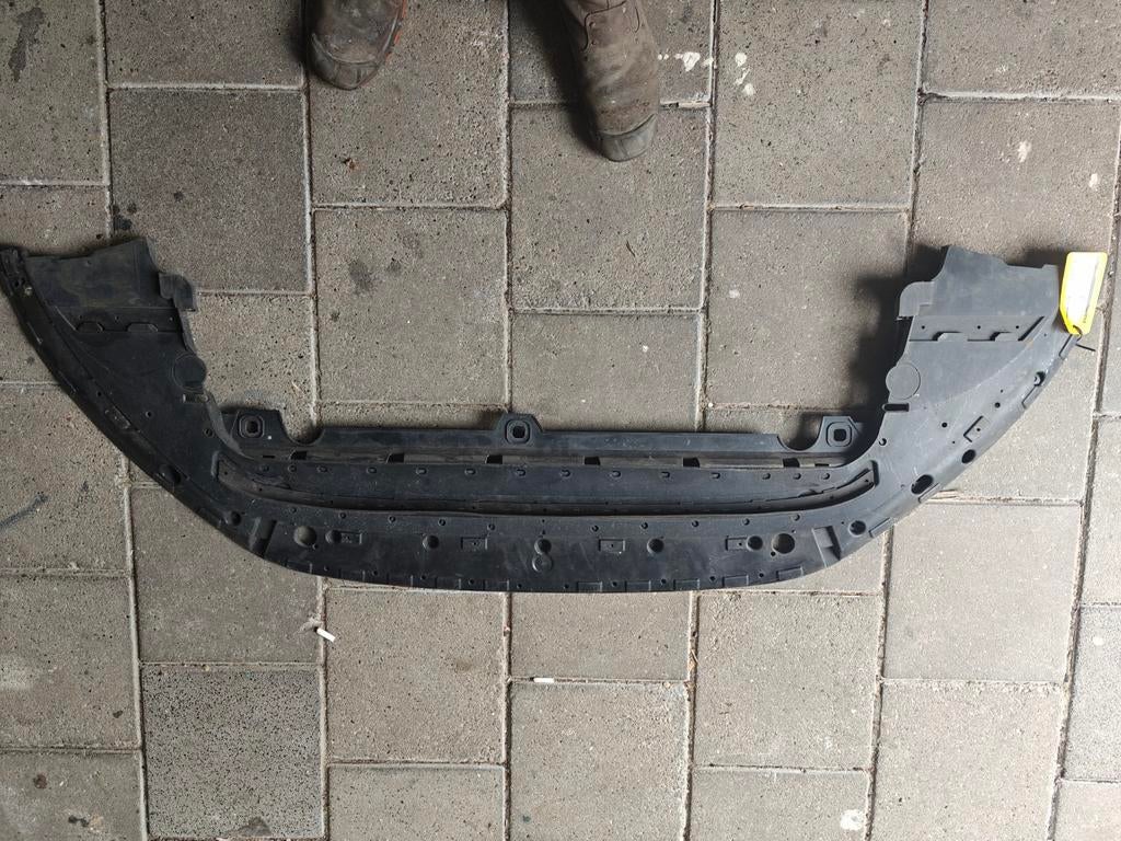 Volvo V60 Bumper Onderplaat Voor (2015) - Gebruikt, Ophalen, Gebruikt, Voor, Volvo