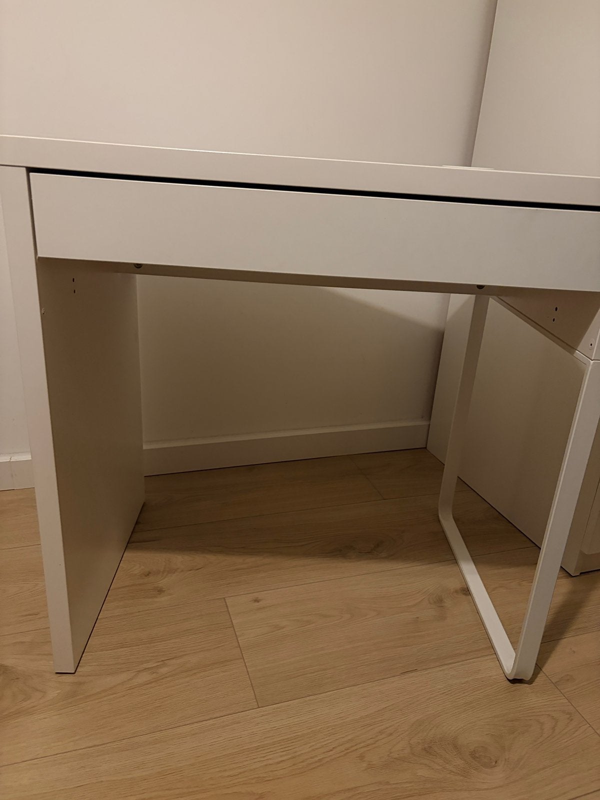 Bureau ikea, Huis en Inrichting, Bureaus, Ophalen, Zo goed als nieuw