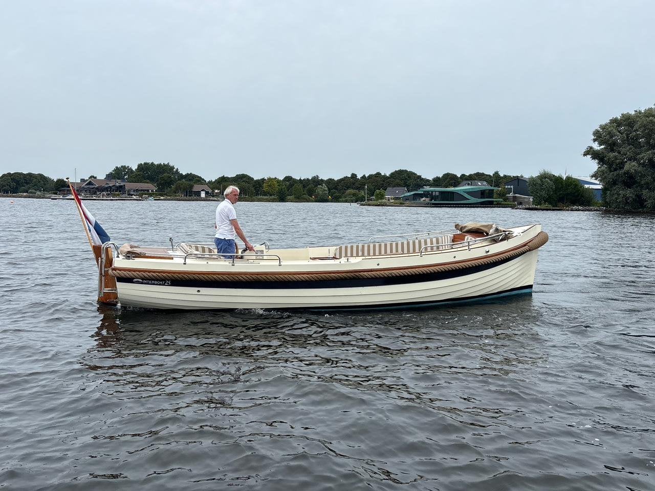 Interboat 25, Binnenboordmotor, Interboat, Diesel, Boegschroef