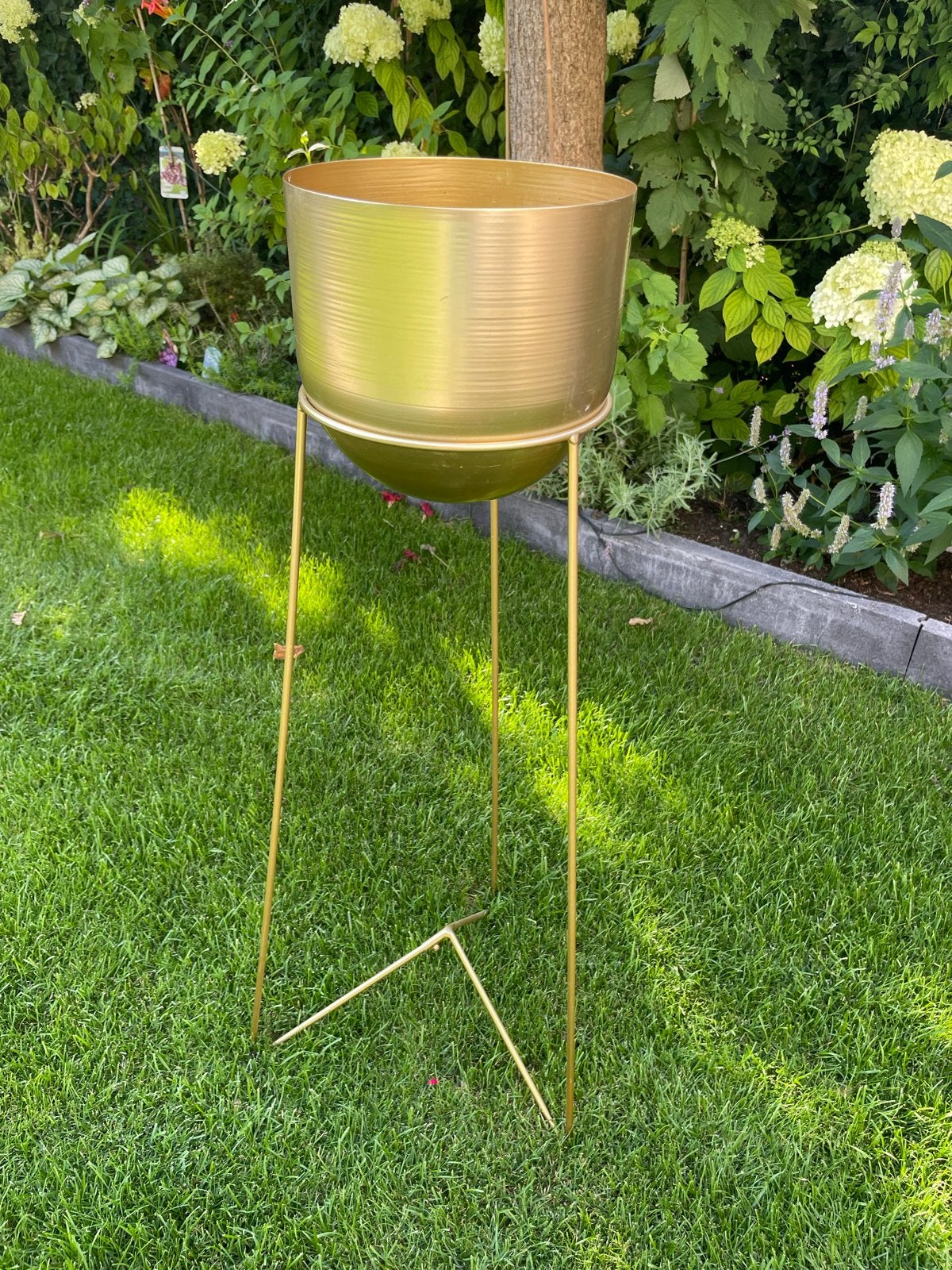 Gouden bloempot met standaard - Zo goed als nieuw, Rond, Binnen, Zo goed als nieuw, Metaal