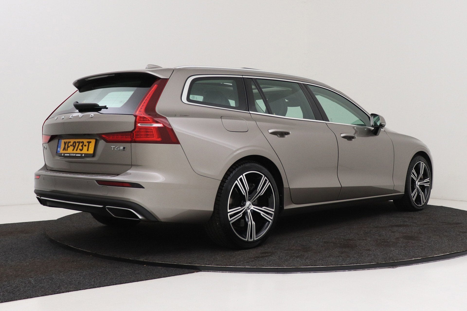 Volvo V60 2.0 T6 AWD Inscription | Trekhaak | 310 PK! | Org, Auto's, Volvo, 4 cilinders, Vierwielaandrijving, 1724 kg, 102 €/maand