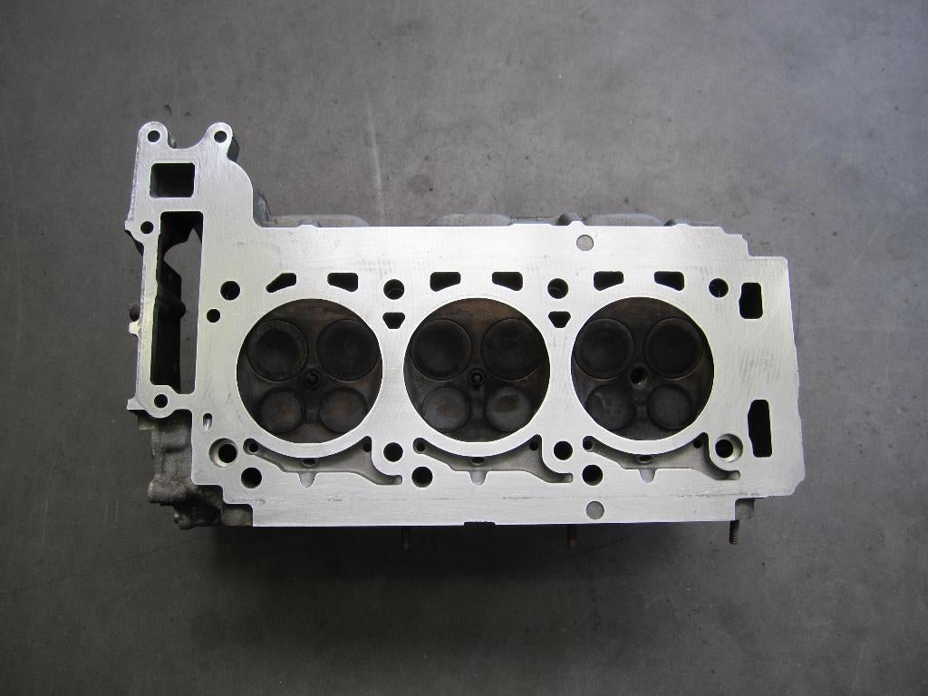 Cilinderkop Mercedes M272 V6 benzine rechts A2720101301, Ophalen, Gebruikt