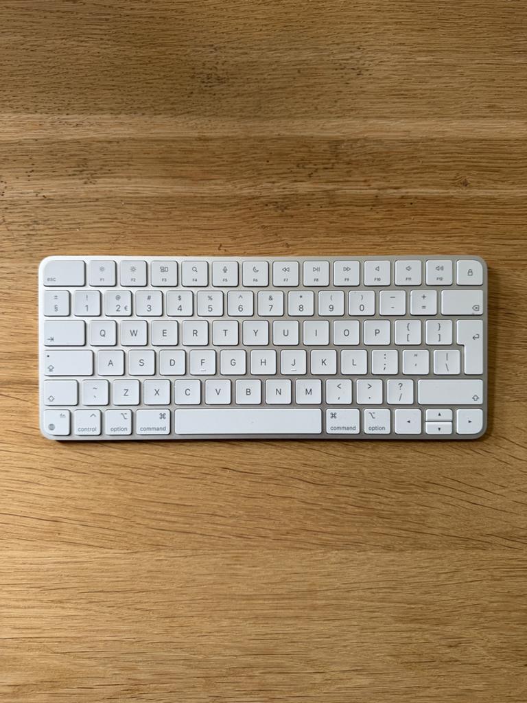 4x Apple Magic Keyboard - Zo goed als nieuw, Computers en Software, Ophalen of Verzenden, Qwerty, Zo goed als nieuw, Draadloos