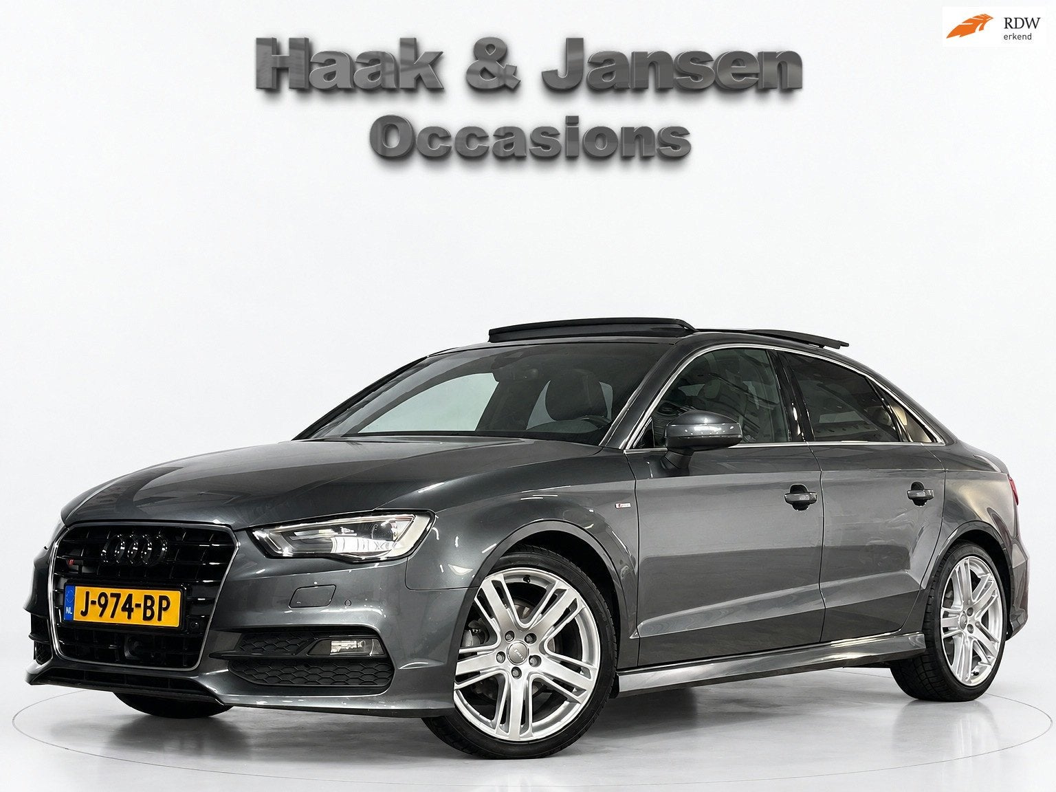 Audi A3 Limousine 1.4 TFSI Ambiente Pro Line - Pano - ACC, Gebruikt, 4 cilinders, 150 pk, Sedan