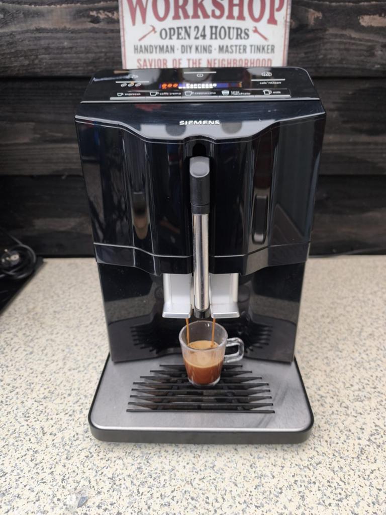 Siemens EQ300 Volautomatische Koffiemachine, Ophalen, Gebruikt, Koffiemachine, Koffiebonen