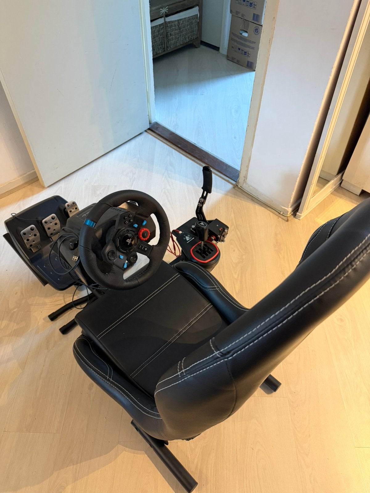 Racing Simulator – Logitech G29+Shifter+Handrem+Racing  seat, Spelcomputers en Games, Ophalen, Zo goed als nieuw, Controller