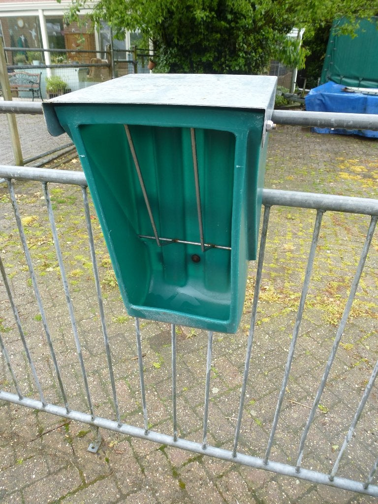 suevia krachtvoerbox / hooiruif voor kalverhok, Dieren en Toebehoren, Weidegang, 1 paard of pony