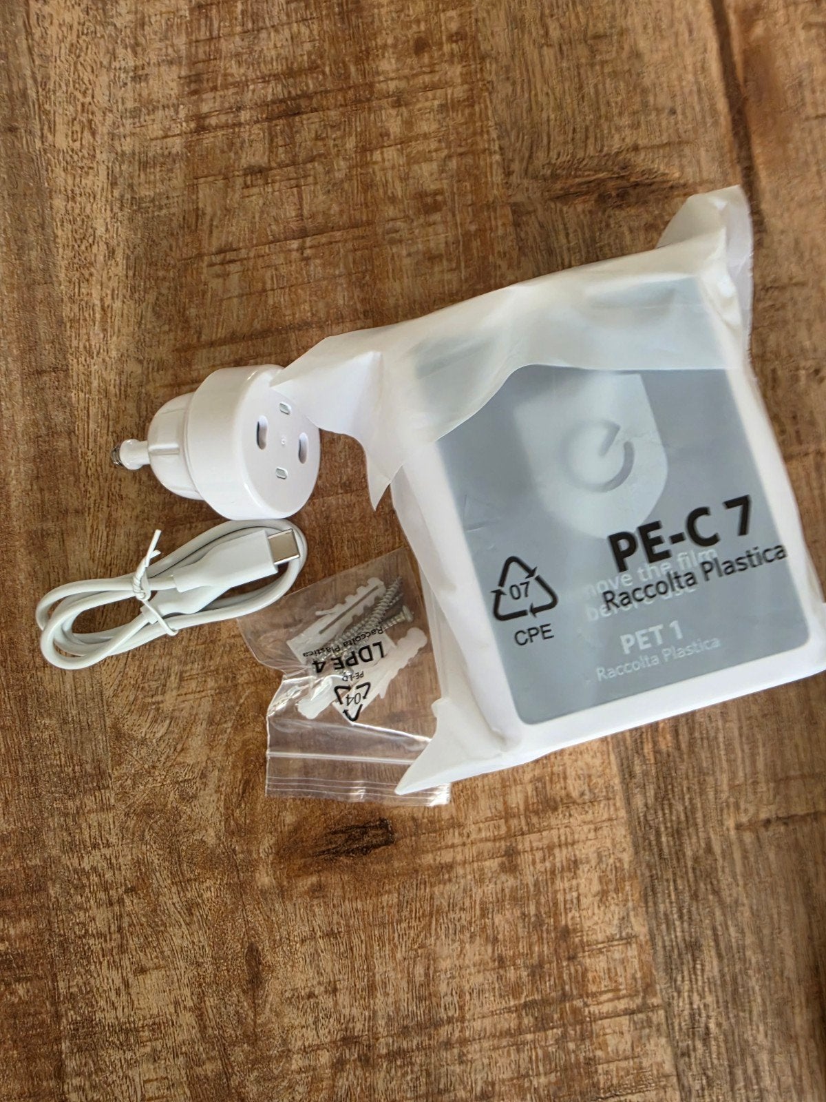 Eufy S220 Beveiligingscamera met Zonnepaneel - Nieuw, Ophalen of Verzenden