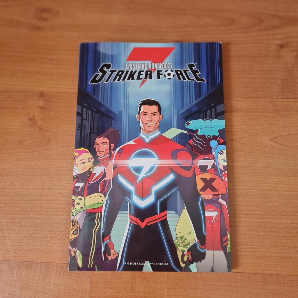 Cristiano Ronaldo's Striker Force 7 - Stripboek, Ophalen of Verzenden, Zo goed als nieuw, Cristiano Ronaldo