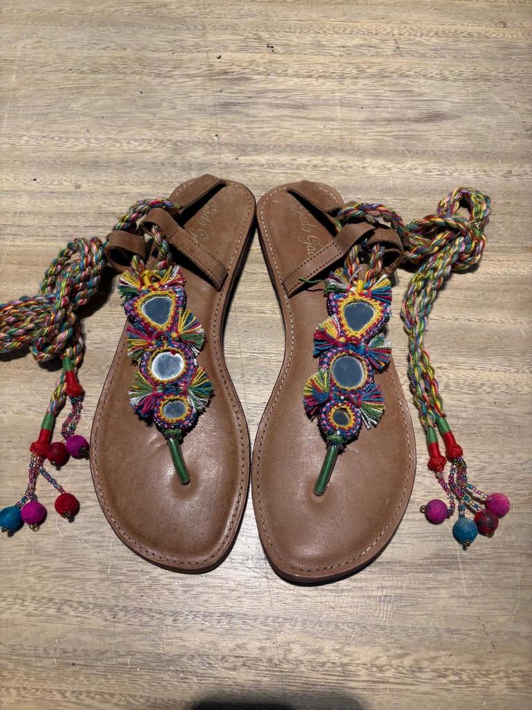 Boho sandalen van met spiegeldetails en kleurrijke kwastjes, Bruin, Gedragen, Sandalen of Muiltjes, Ophalen of Verzenden