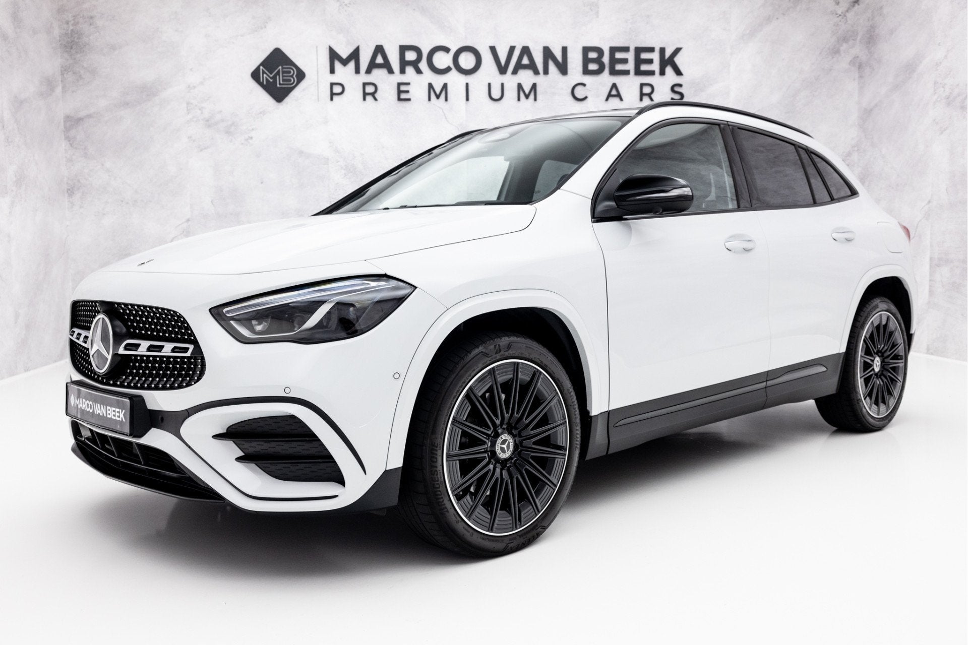 Mercedes-Benz GLA 250 e AMG Line | Facelift | Pano | Memory, 12 maanden, 15 kWh, Wit, Bedrijf