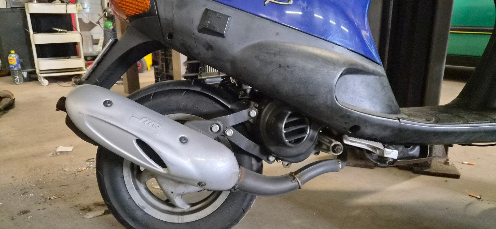 leovinci sito uitlaat piaggio, Fietsen en Brommers, Brommeronderdelen | Scooters, Ophalen of Verzenden, Zo goed als nieuw, Uitlaat