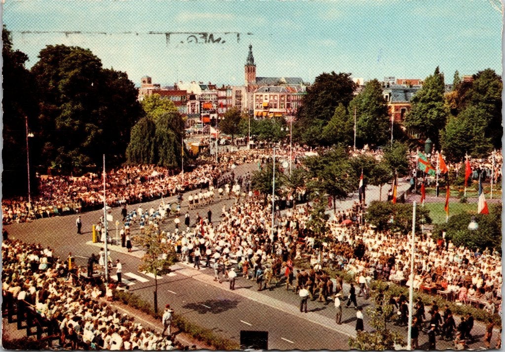 Nijmegen - 12 oude ansichtkaarten Nijmeegse Vierdaagse VII, Verzamelen, Ansichtkaarten | Nederland, Verzenden, 1960 tot 1980, Gelopen
