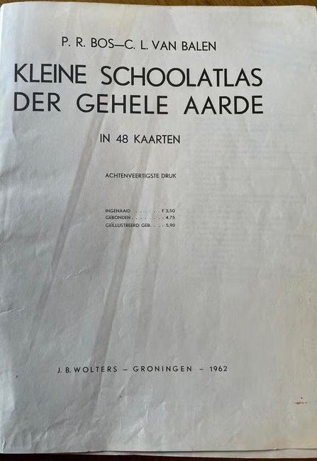 Kleine Schoolatlas der gehele aarde - 1962, Boeken, Gelezen, Overige atlassen, Ophalen of Verzenden, 1800 tot 2000