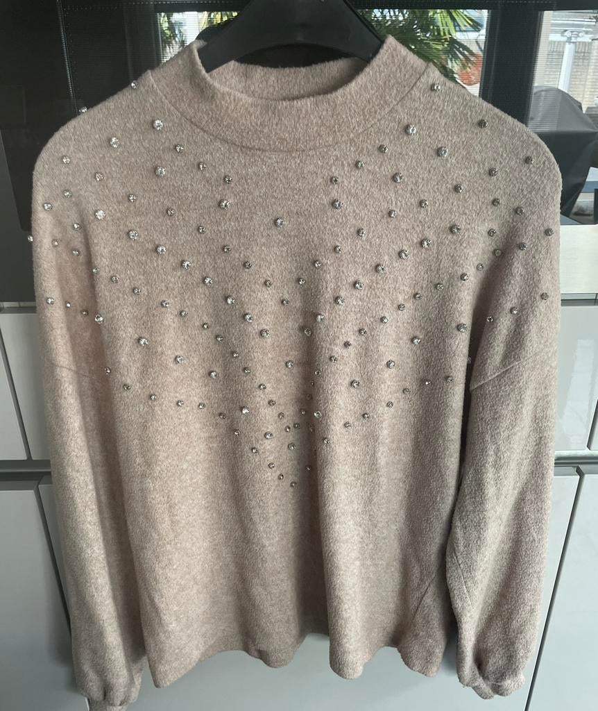 Mooie trui merk Stradivarius mt M. Viscose, Ophalen of Verzenden, Zo goed als nieuw, Maat 38/40 (M)