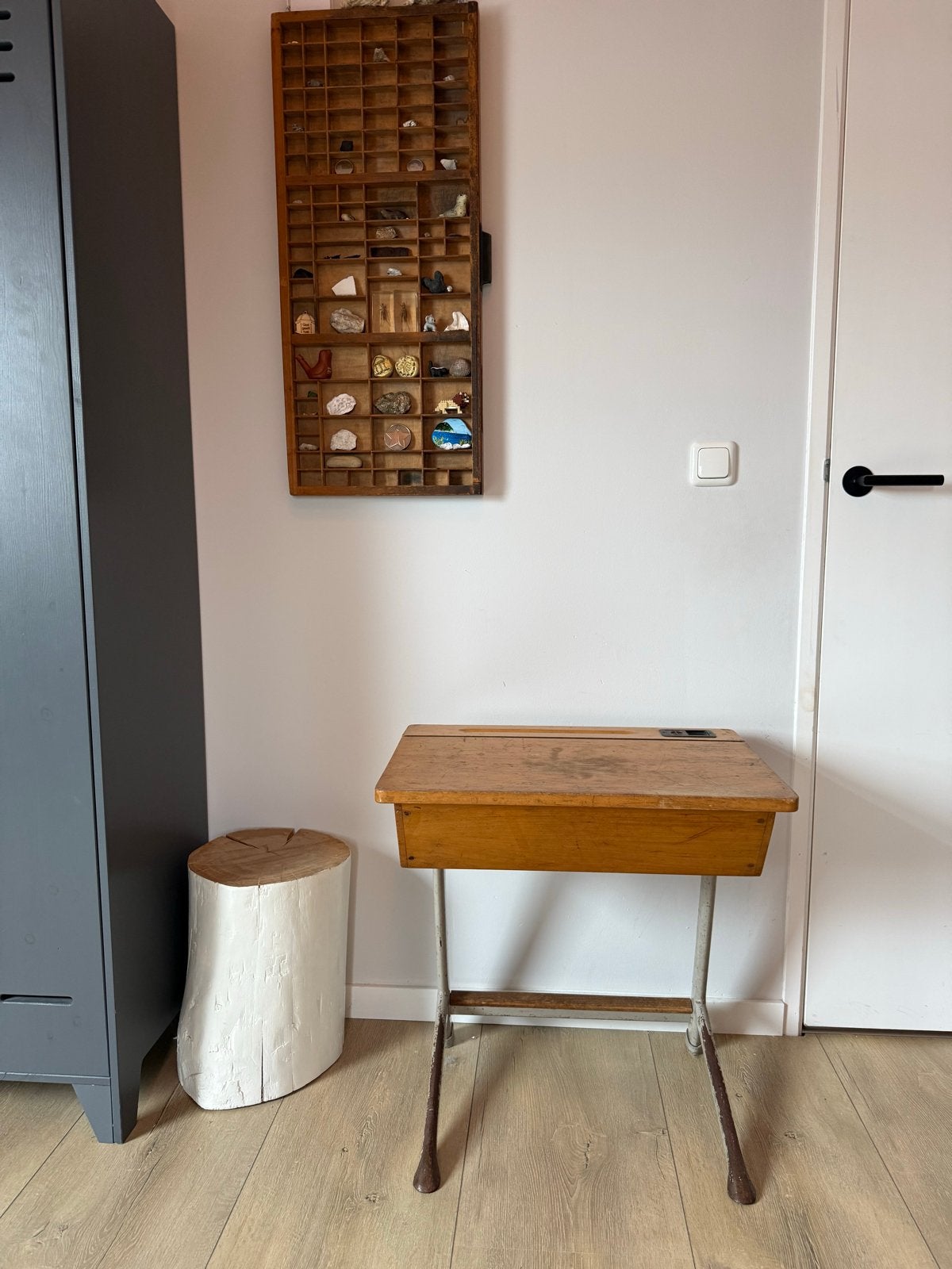 Vintage schoolbankje - Houten kinderbureau, Antiek en Kunst, Ophalen of Verzenden