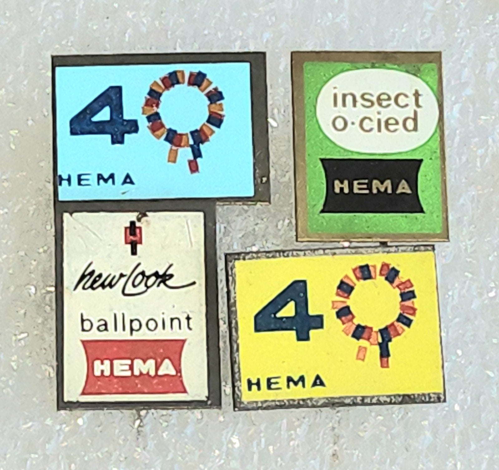4 HEMA Speldjes - Vintage Collectie, Ophalen of Verzenden, Gebruikt, Merk, Speldje of Pin