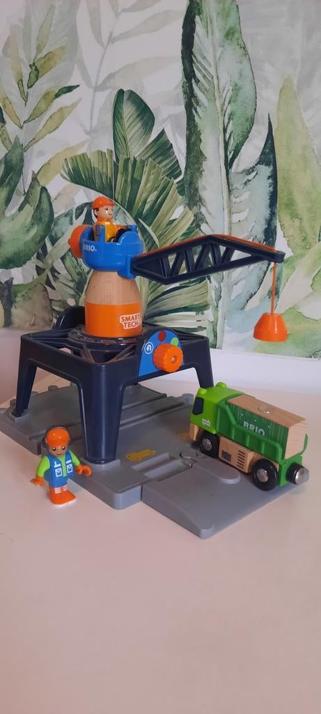 Brio Smart Tech Hijskraan met figuur en vrachtwagen, Ophalen of Verzenden, Gebruikt, Jongen of Meisje
